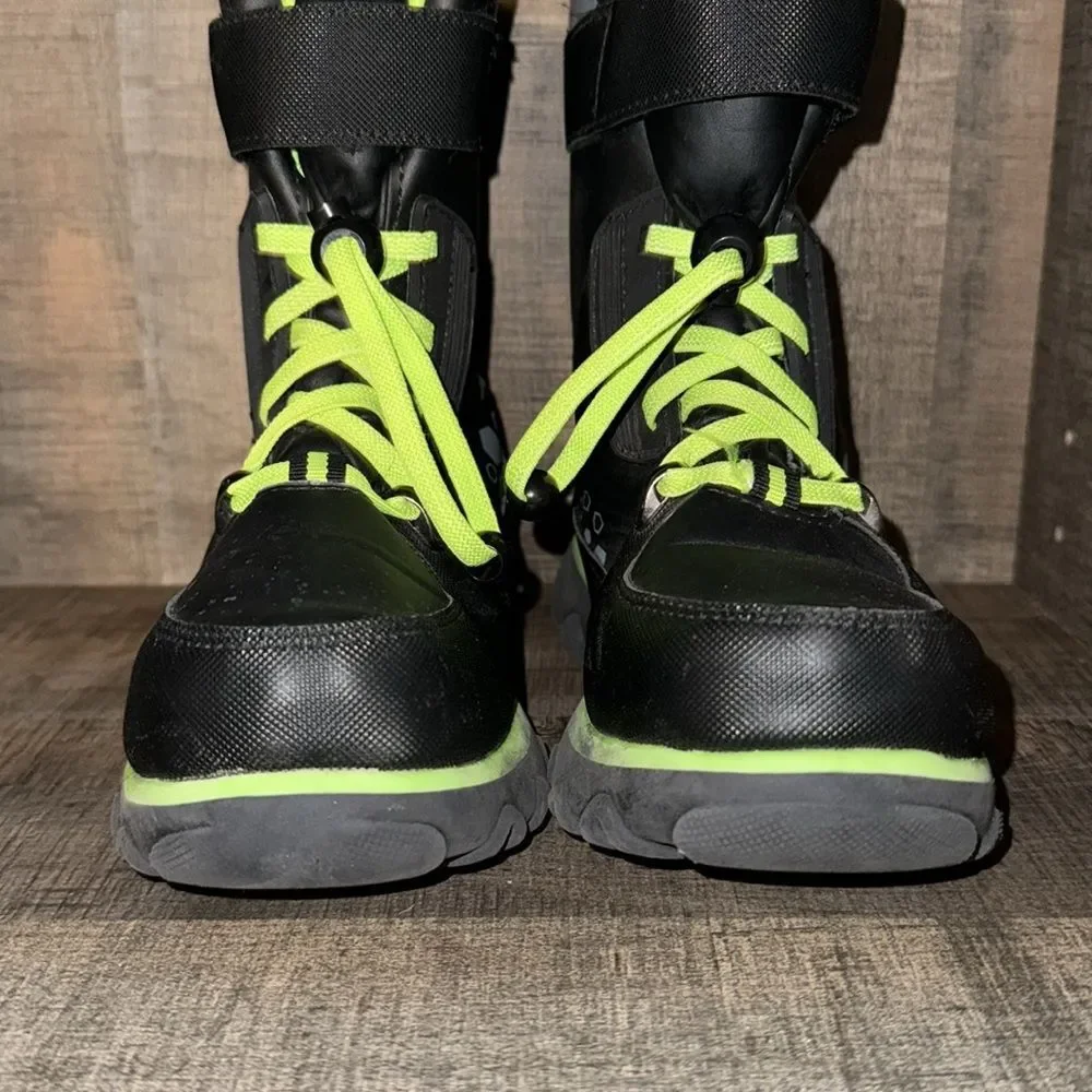WONDER NATION snow boots-‎ lace up- size 3
